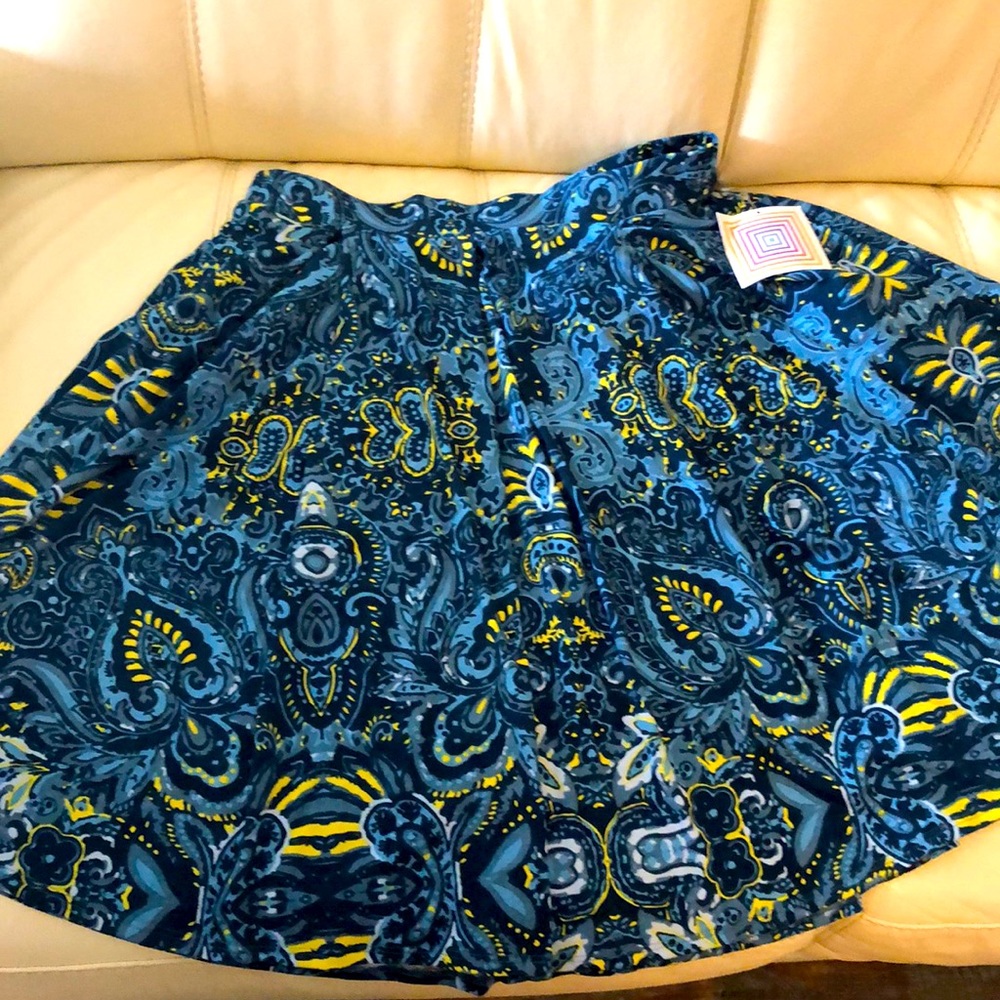LuLaRoe Madison skirt with pockets size L